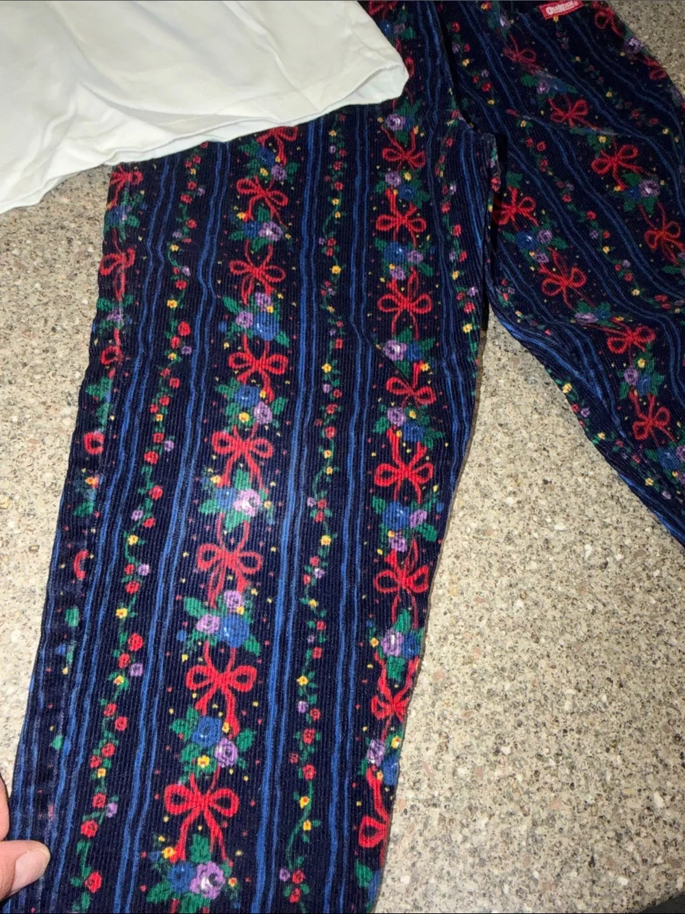OshKosh B'gosh Vintage White Top with Navy Floral & Bow Corduroy pants and Top